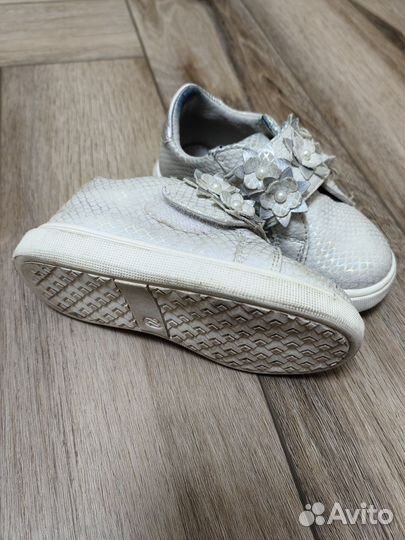 Ботинки весенние для девочки 22р