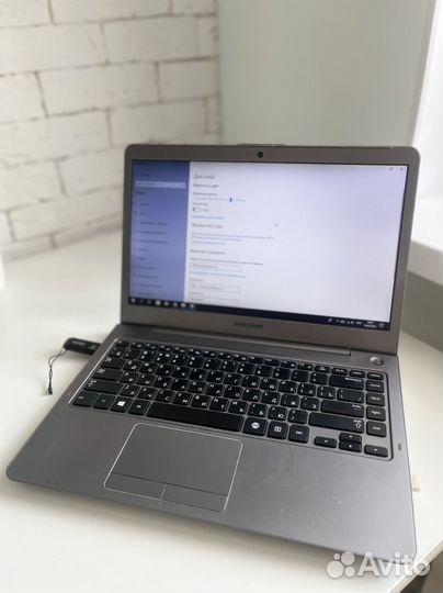 Ноутбук samsung i3