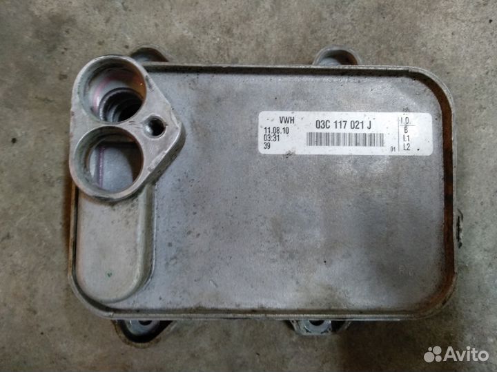 Радиатор масляный VW Audi Skoda Seat 03C117021J