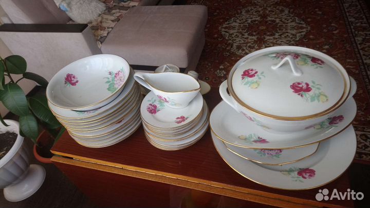 Продам столовый сервиз