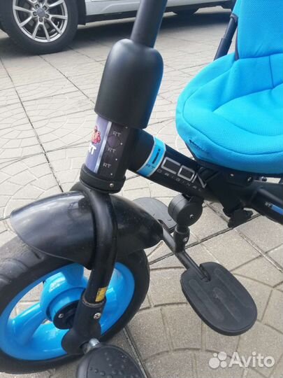 Трехколесный велосипед с ручкой Icon Lexus trike