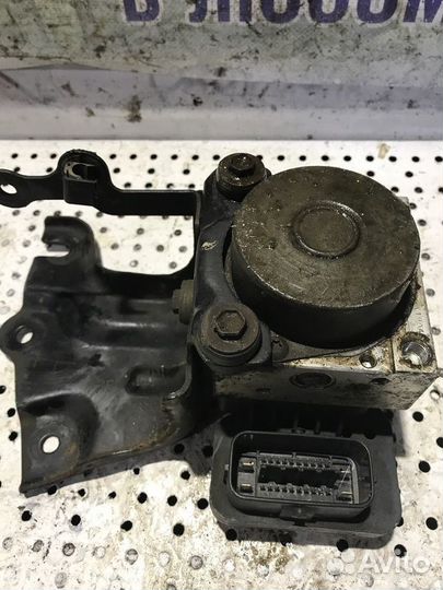 Блок управления ABS Toyota Corolla