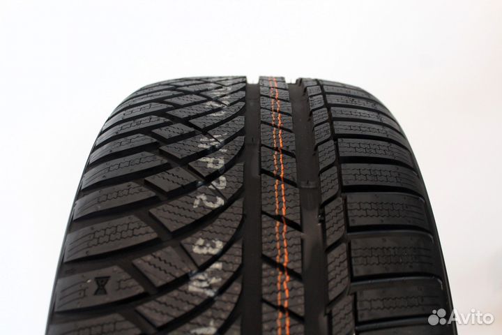 Kumho WinterCraft WP72 255/35 R21 98W