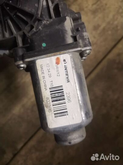 Стеклоподъемник передний рио 3