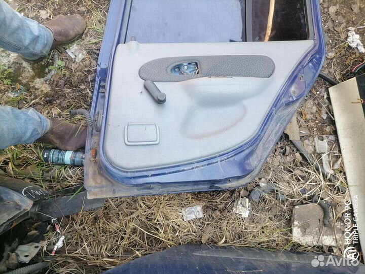 Дверь задняя правая Renault symbol