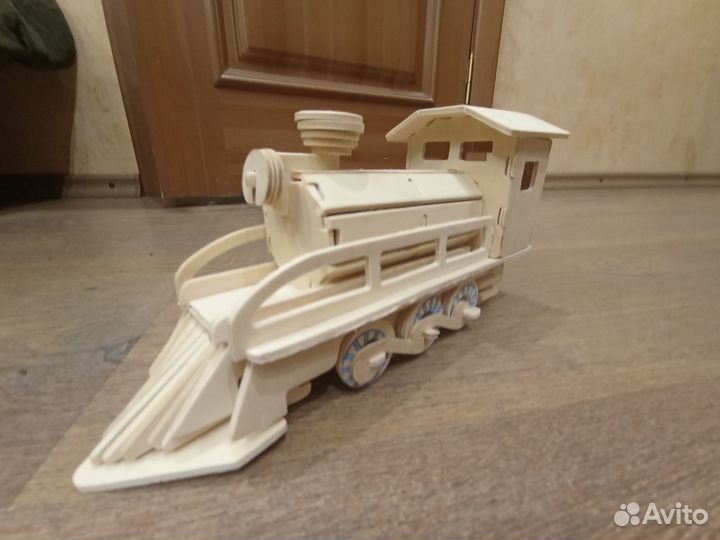Деревянные машины и поезд