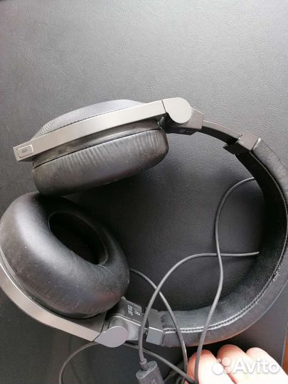 Беспроводные наушники jbl