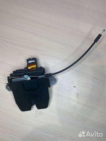 Замок багажника Volvo XC60