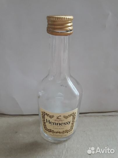 Бутылочки и бутылки от алкоголя СССР пустые винтаж