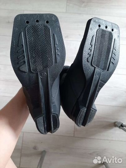 Ботинки лыжные 31и 32 на липунах, 2 пары