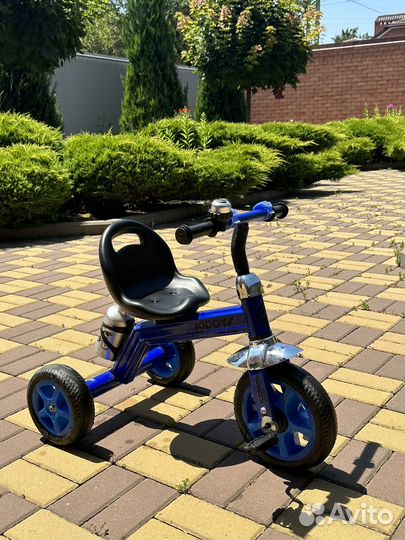Детский трехколесный велосипед