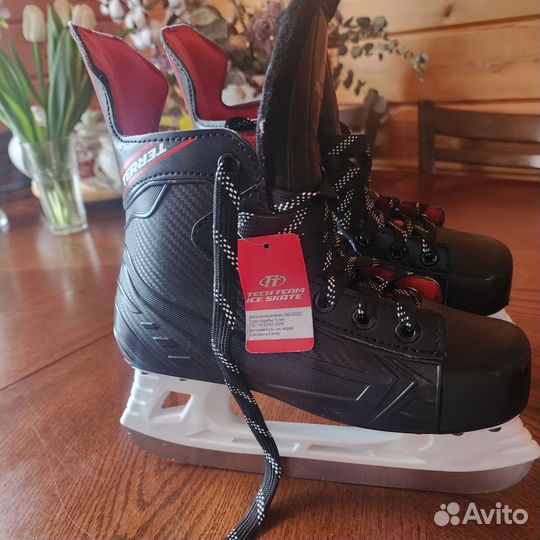 Коньки хоккейные детские 37 размер