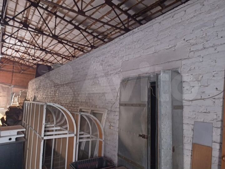 Склад, 680 м²