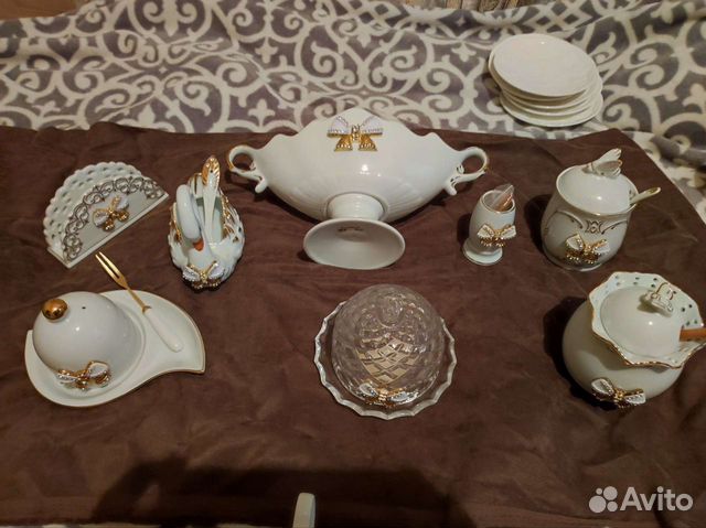 Отдам тарелки бесплатно. Посуда дона. Сервировка стола семикаракорской керамикой. Донская посуда. Фарфоровый завод аксинья семикаракорская керамика.