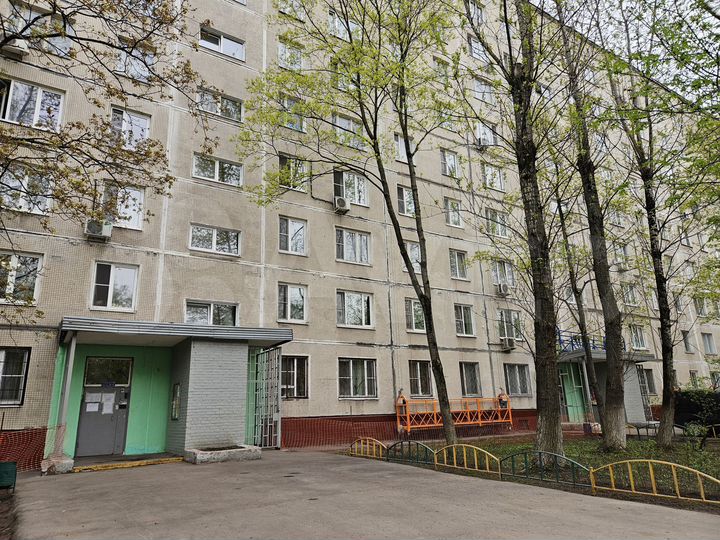 Квартира-студия, 13,5 м², 1/9 эт.