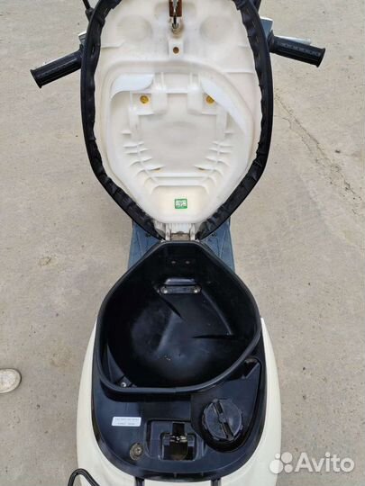 Скутер Suzuki lets4