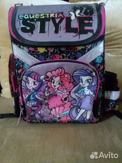 Школьный ранец с ортопедической спинкой