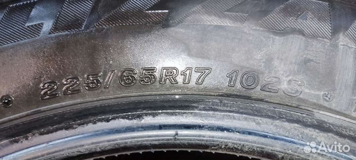 Bridgestone Blizzak DM-V1 225/65 R17