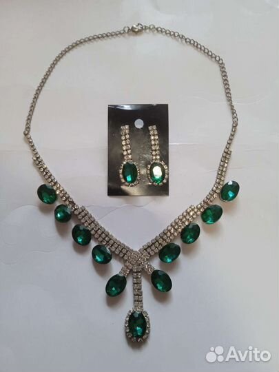 Ожерелье и серьги. Комплект