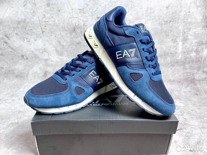 Кроссовки Armani долговечные