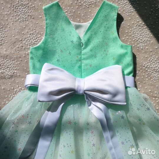 Праздничное платье новое для девочки 110 116