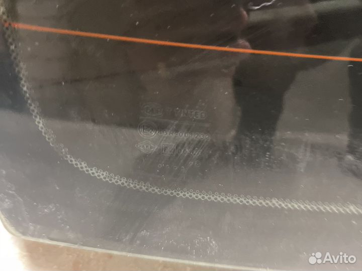 Заднее стекло Рено Логан 1