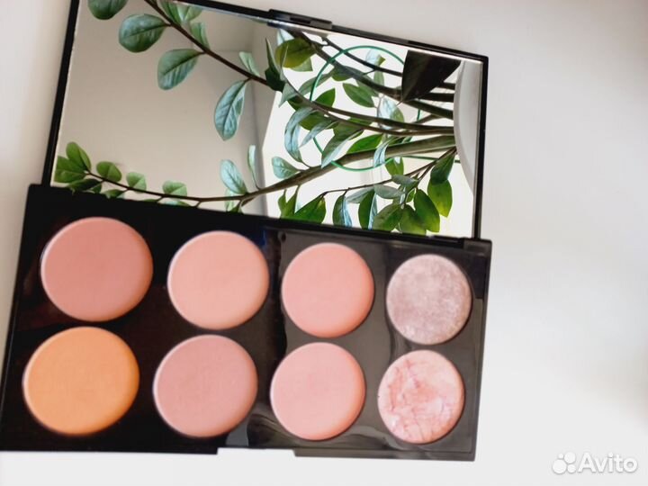 Палитра румян Revolution