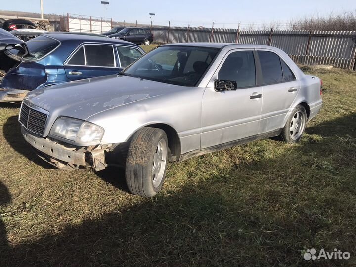 В разборе mercedes C класс W202