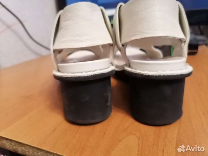 Босоножки кожаные Clarks 38 размер
