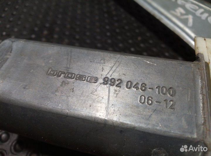 Стеклоподъемник задний левый Toyota Avensis