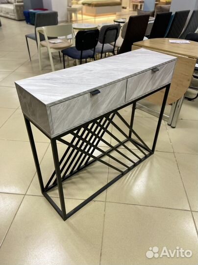 Туалетный столик