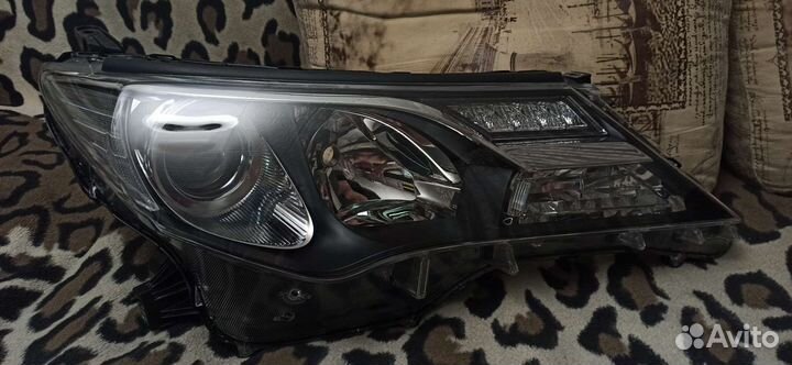 Фары левая правая Toyota rav 4 2012-2015