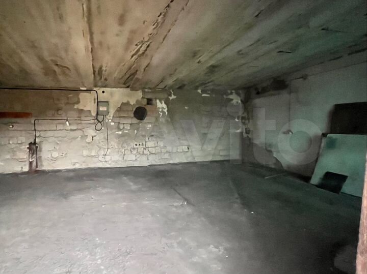 Гараж, > 30 м²