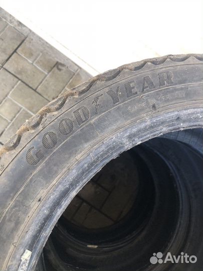 Goodyear UltraGrip Performance SUV Gen-1 225/45 R17