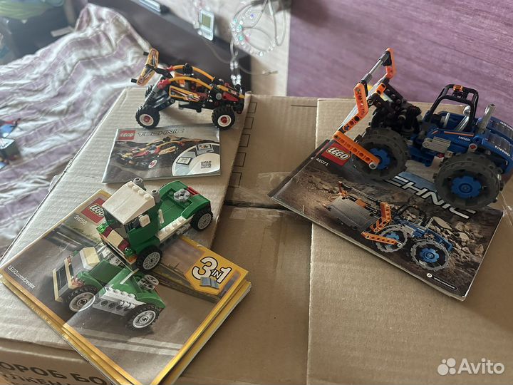 Lego Technic 42071, 42101, 31056