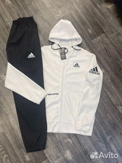 Спортивный костюм adidas