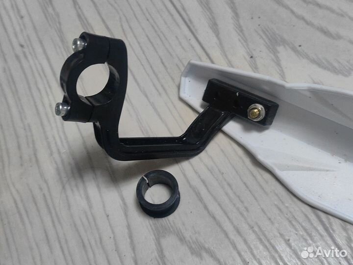 Защита рук на мотоцикл