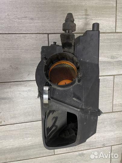 Корпус воздушного фильтра Ауди А6 С6