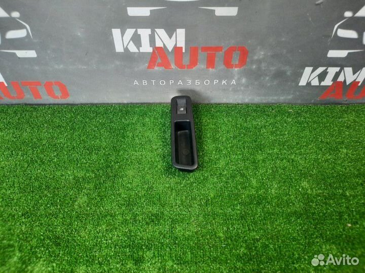 Кнопка стеклоподъемника задняя правая LADA X-Ray