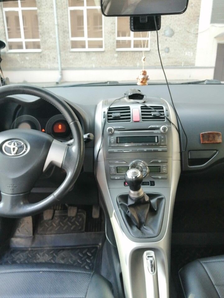Toyota Auris: фото владельца