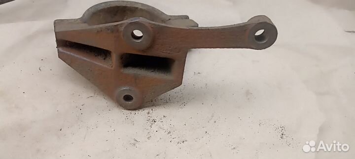 Кронштейн правого привода Форд Фокус 2