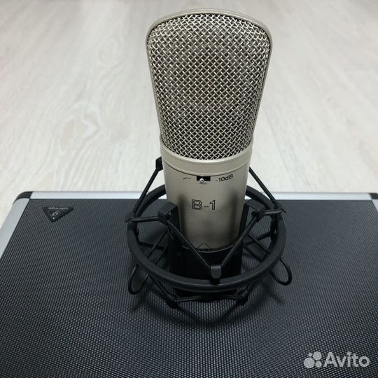 Микрофон Behringer B1 Новый
