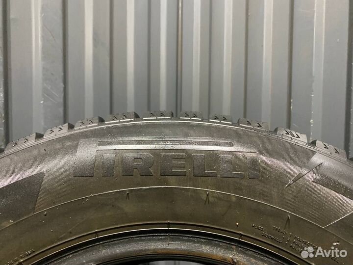 Pirelli Ice Zero 215/65 R16 102T