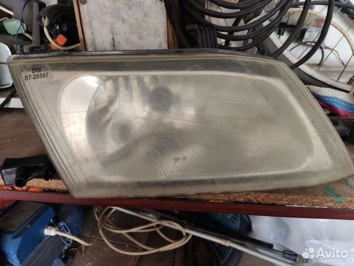 Правая фара Nissan AD Wingroad Y11 ichikoh