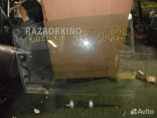 Стекло задней правой двери