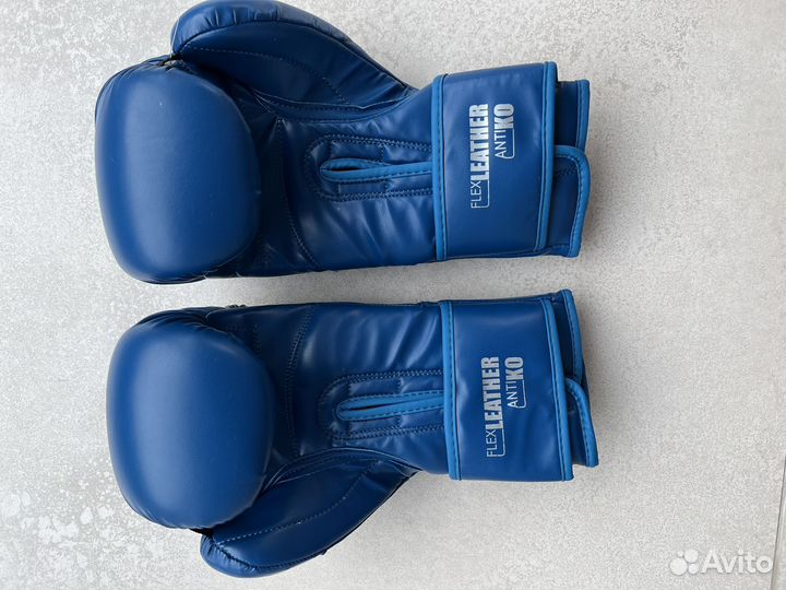 Шлем,перчатки боевые,перчатки для снарядов