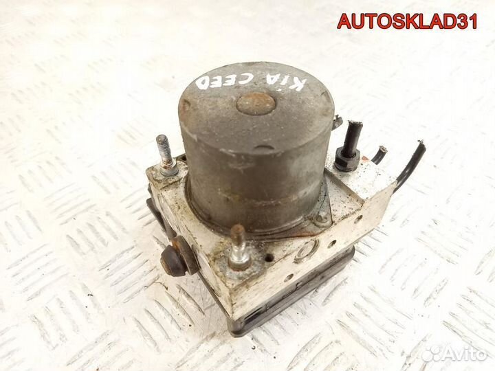 Блок ABS Kia Ceed 2007-2012 589201H650