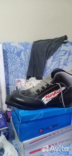 Лыжные ботинки