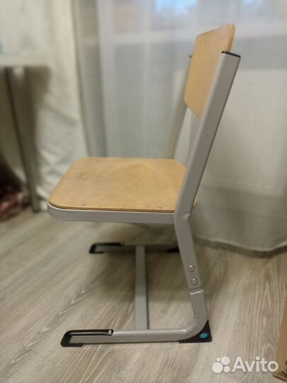 Стул ученический регулируемый