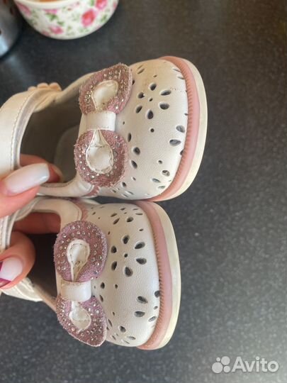 Сандали - туфли для девочки